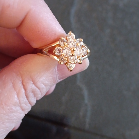 GOLD AND FAUX DIAMOND RING - Picture 3 of 4
